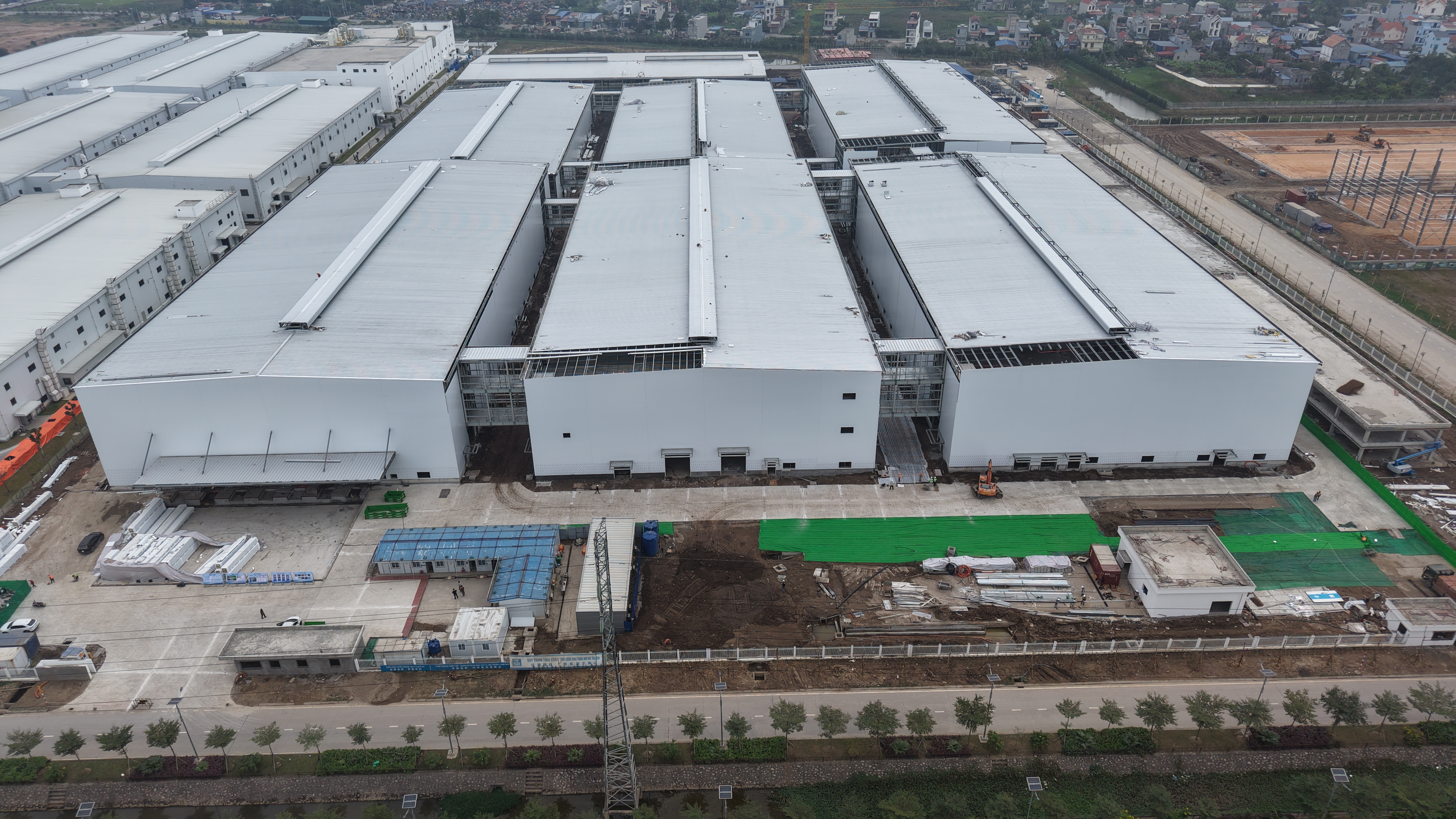 广东汇赢现场压瓦解决方案应用于工业建筑项目.jpg