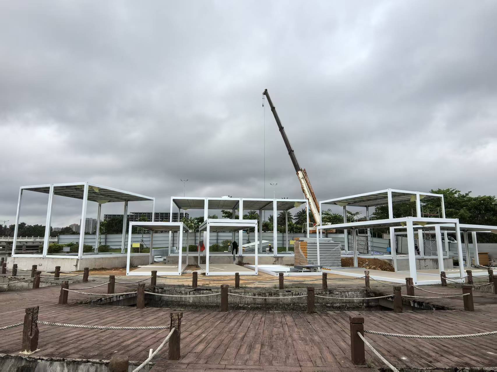 模块化建筑主体安装过程实拍.jpg