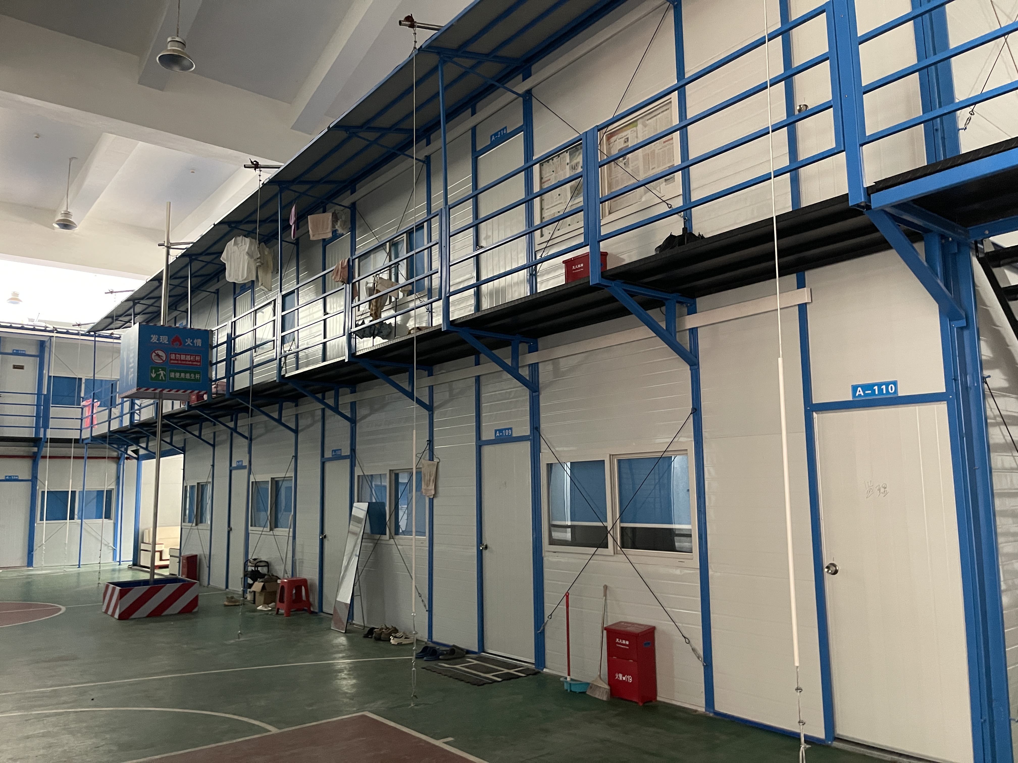 K型活动板房施工现场安装效果图 .jpg